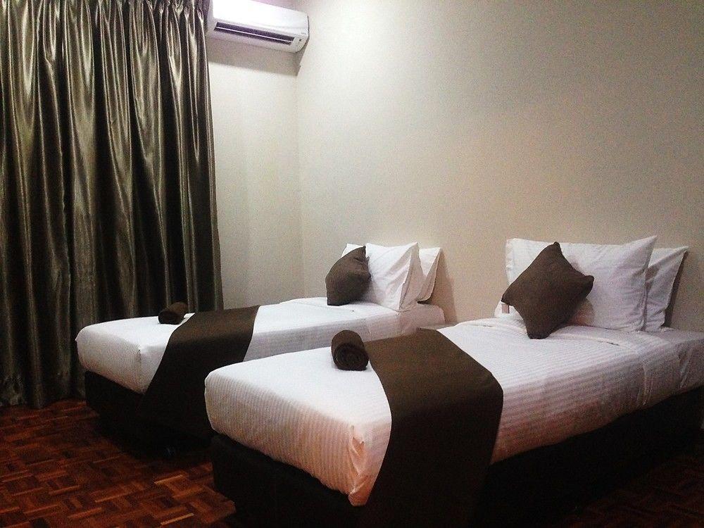 Here Hotel Skudai Esterno foto